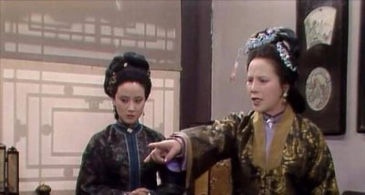 王熙凤是谁的儿媳妇 邢夫人为什么和儿媳王熙凤闹掰了