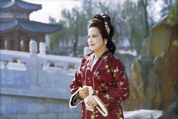 王熙凤是谁的儿媳妇