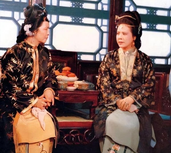 王熙凤是谁的儿媳妇