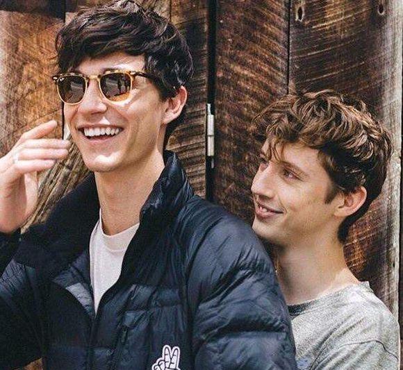 戳爷和布布分手了吗