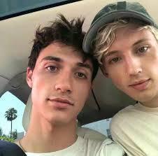 戳爷和布布分手了吗