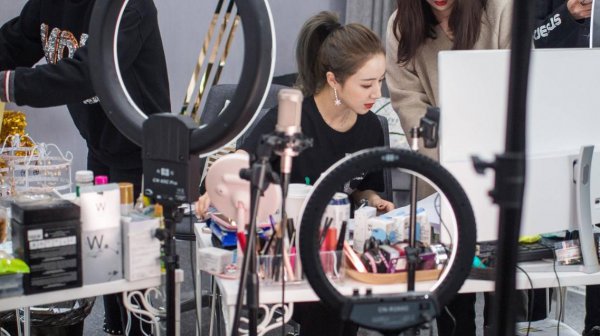 直播场控多少钱一个月工资