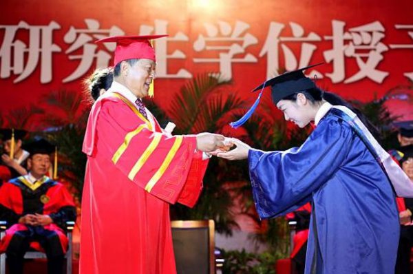 大学留校当老师难吗