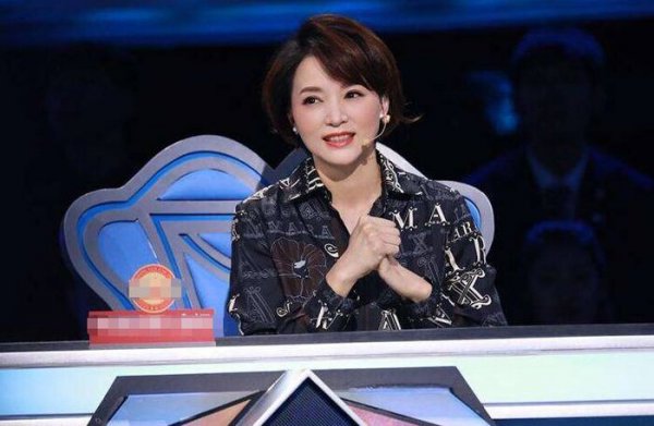 董卿为什么去美国生孩子