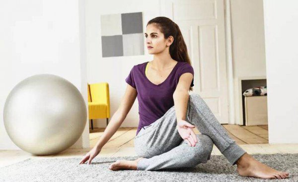 为什么说40岁不要练倒立