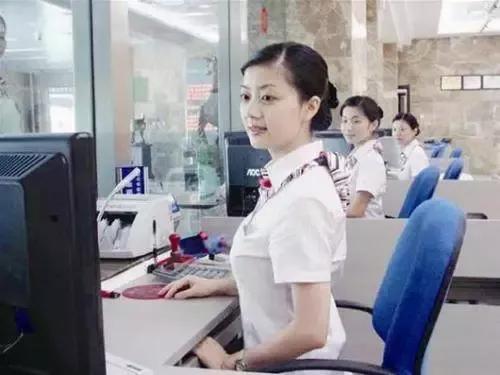 身份证过期多久银行卡会注销