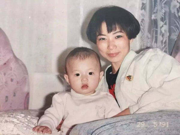 霍尊的妈妈是谁