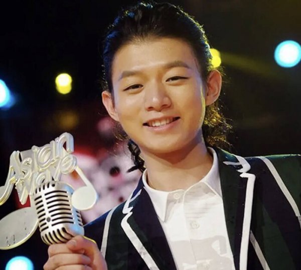 霍尊的妈妈是谁