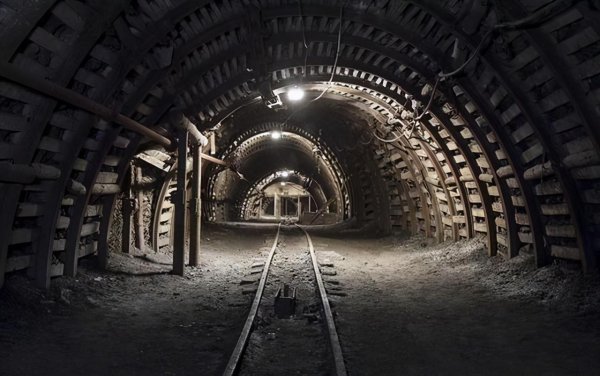 煤矿工人工资多少钱一个月