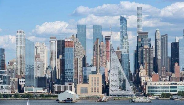 美国普通人一个月工资多少钱