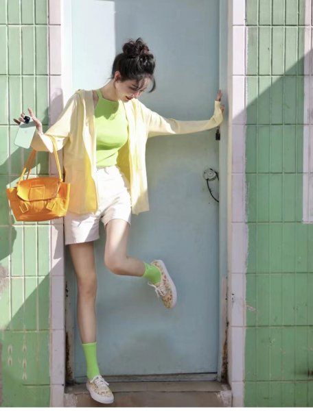 白色短裤配什么颜色t恤好看