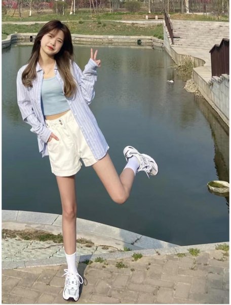 白色短裤配什么颜色t恤好看