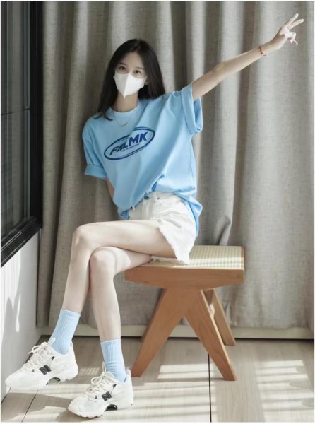 白色短裤配什么颜色t恤好看