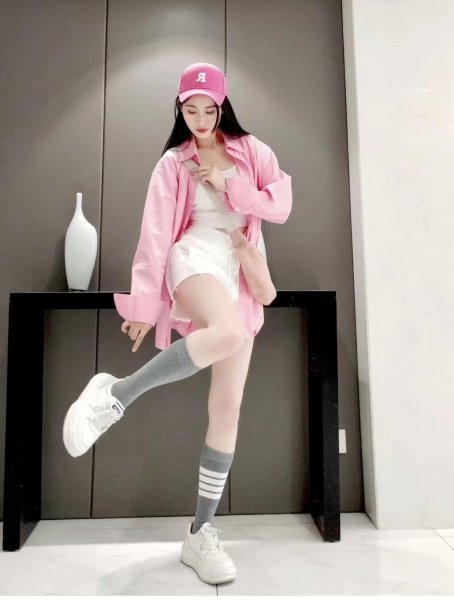 白色短裤配什么颜色t恤好看