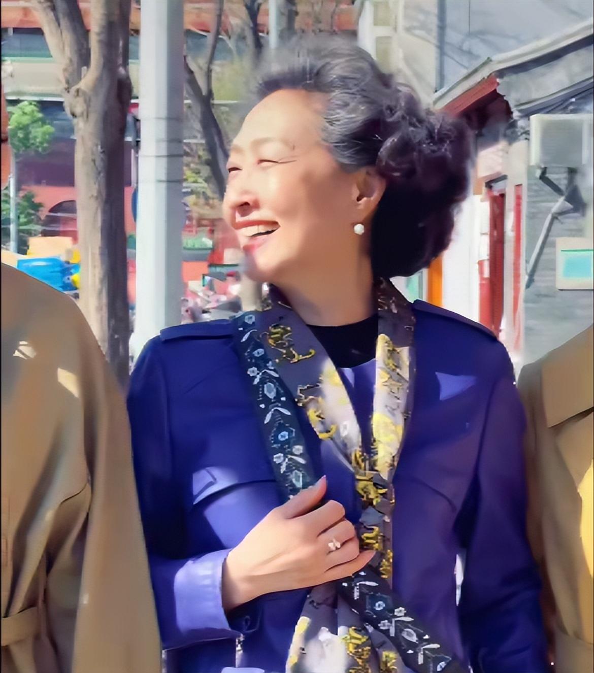 中老年发型女短发60岁