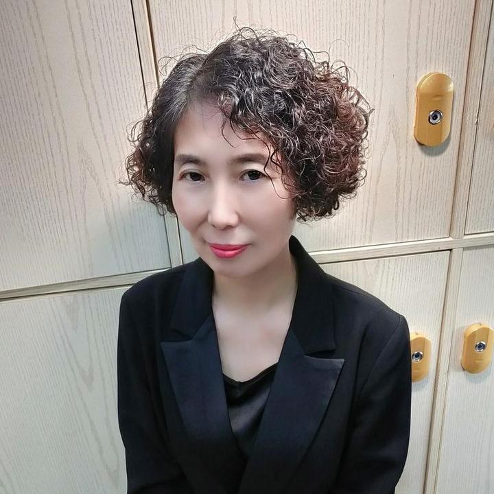 中老年发型女短发60岁