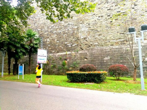 晨跑需要注意什么才不伤关节