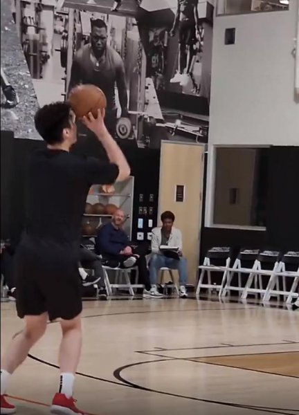 余嘉豪能进nba吗