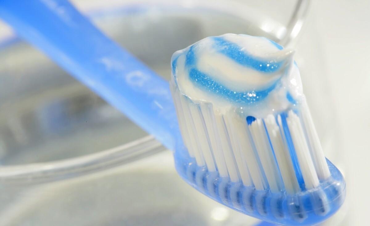 手机壳发黄了怎么办才可以清理变白