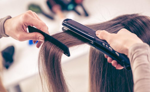 直发梳天天用伤头发吗