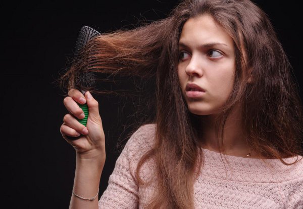 直发梳天天用伤头发吗