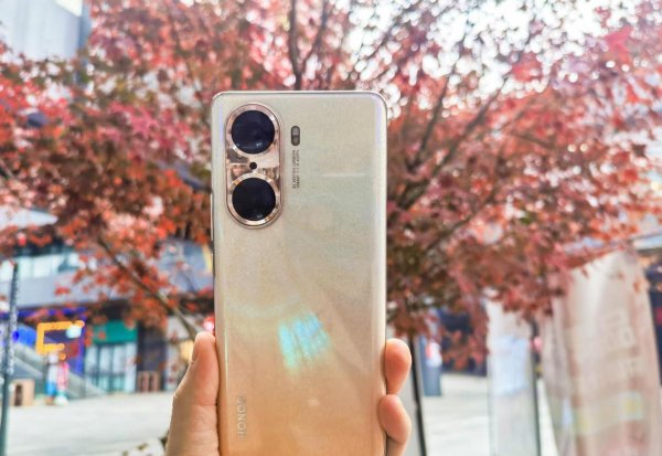 荣耀60pro值不值得买