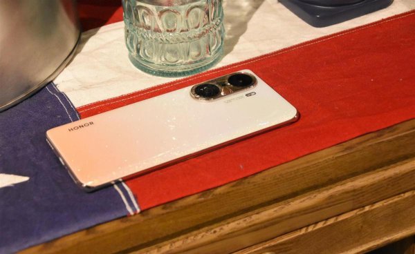 荣耀60pro值不值得买