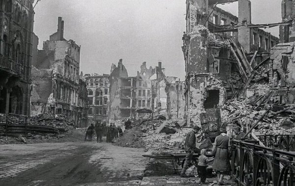 如果柏林战役德军顶住了