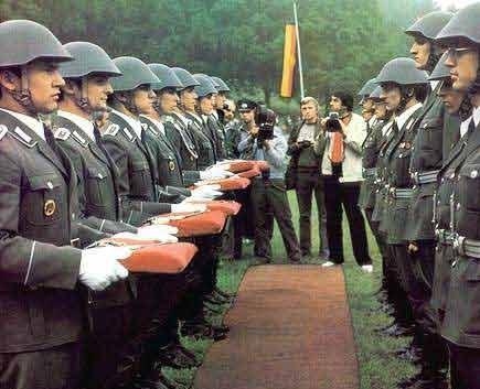 西德人歧视东德人吗