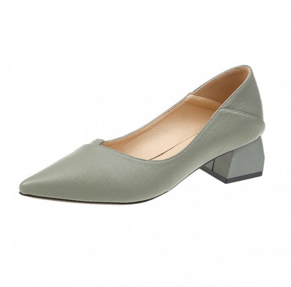 新买的高跟鞋不跟脚老掉怎么办