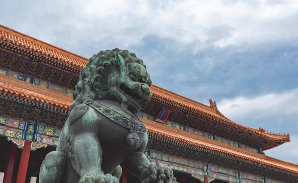 门口放石狮子的讲究和寓意