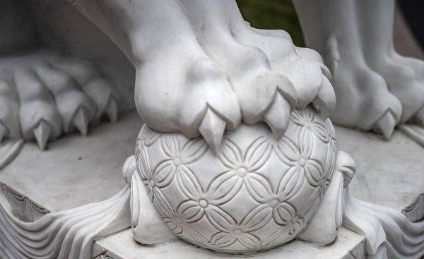 门口放石狮子的讲究和寓意