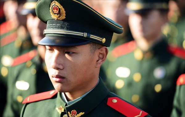 大学生当两年兵回来一共能拿多少钱工资