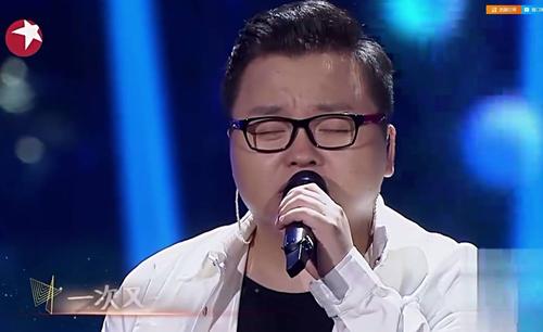 五音不全的人怎么样才能学会唱歌