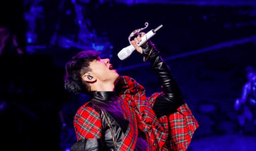 五音不全的人怎么样才能学会唱歌