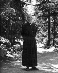 莱昂纳德科恩最经典的歌曲 著名歌手科恩的创作生涯