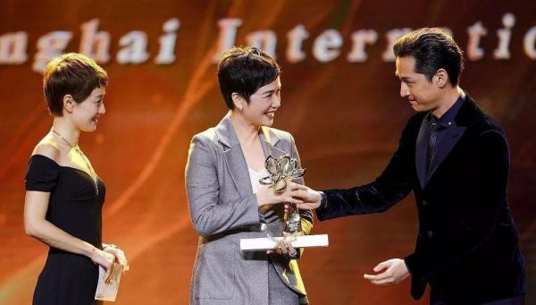 蒋雯丽个人简历