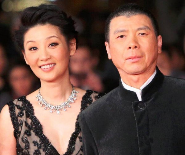 演员徐帆结了几次婚