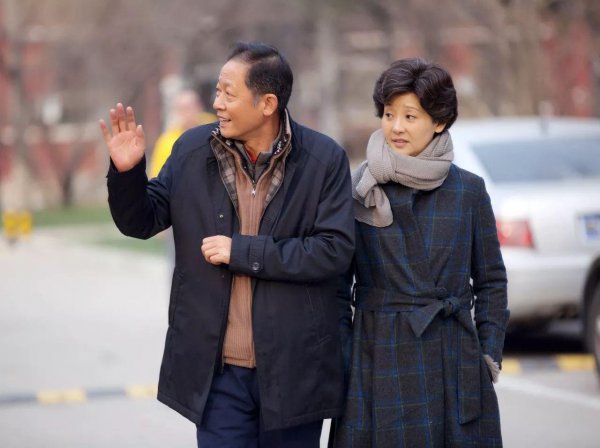 演员徐帆结了几次婚