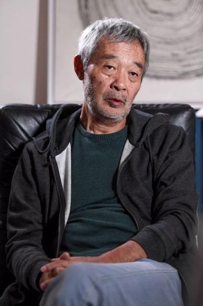 演员徐帆结了几次婚