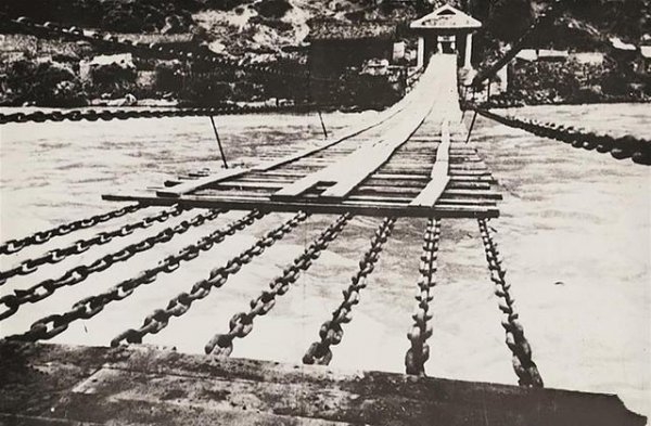 石达开在大渡河失败的主要原因是什么