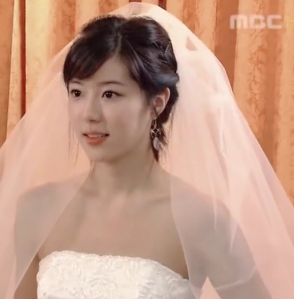 韩国财阀对女明星到底有多恐怖