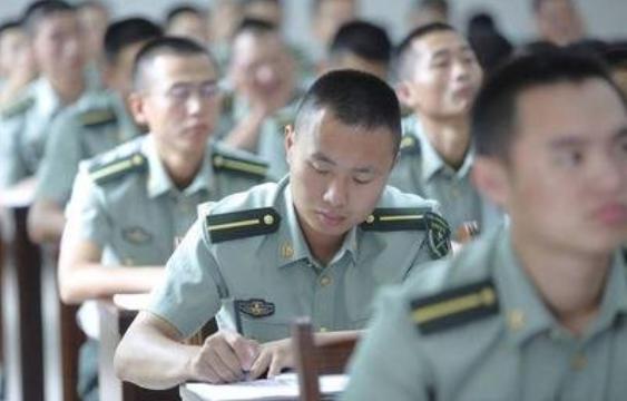 体育生300分考军校合格吗