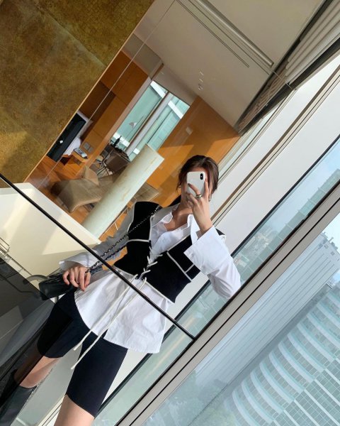 衬衣怎么搭配下身好看