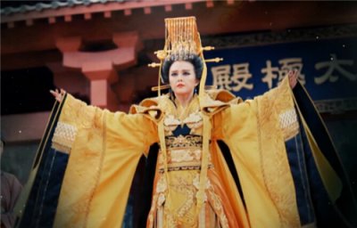 武则天执政多少年 为什么无人敢动称帝退位后的武则天