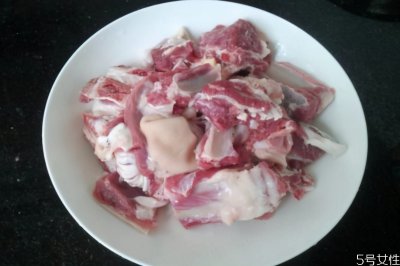 羊肉为什么有膻味 终于彻底搞清楚羊肉没有膻味原因与做法