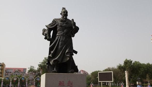 弃笔从戎主人公是谁