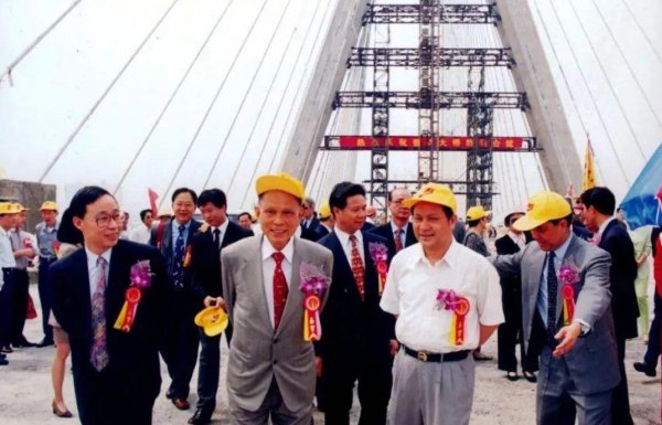 国家为什么照顾霍家