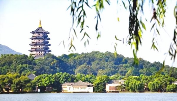 武汉和杭州哪个发达