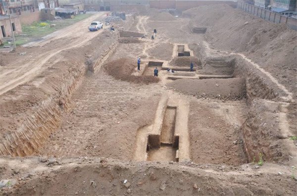 历史上秦始皇陵被盗过吗